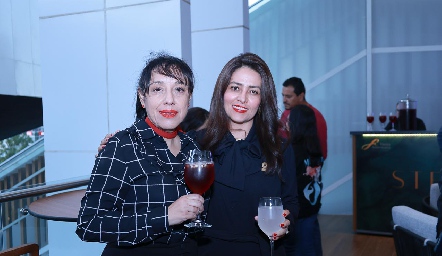  Laura Medina y Adriana Díaz.