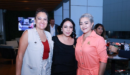  Janeth Herrera, Ivette Larrea e Isabel Olvera.