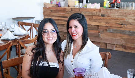  Cristel Camarillo y Marcela Alejandre.