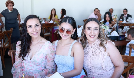  Tania Díaz de León, Estefanía Figueroa y Yesica Díaz de León.