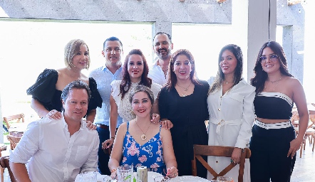  María Vázquez, Héctor Díaz de León, Alejandro Rueda, Paulina Alejandre, Monserrat Nava, Marcela Alejandre, Cristel Camarillo, Irame Esquivel y Magaly Sánchez.