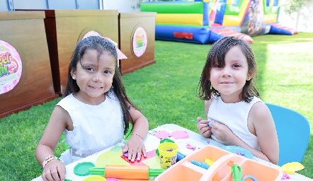 Alejandra Lozano y Dominica Díaz de León.