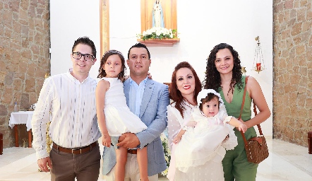  Luis Javier Antañón, Doménica, Héctor Díaz de León, Mía, Paulina Alejandre y Mariana Olvera.