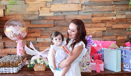  Paulina Alejandre junto a su hija Mía Díaz de León.