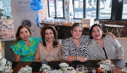  Sofía Carrillo, Mercedes Morales, Tita Flores y Nancy.