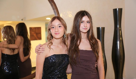  Roxana Regil y Ana Pau.