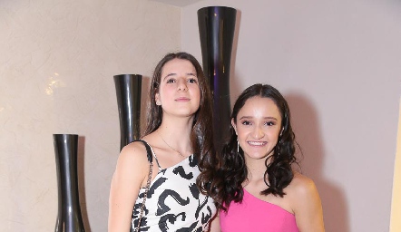  Nuria Rezendis y Ana Sofía Lira.