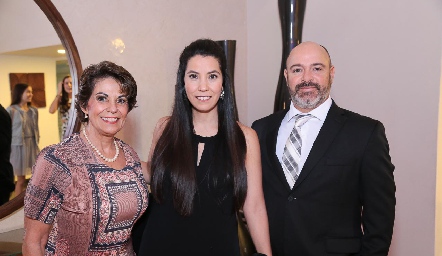  Tere Cifuentes, Gaby Carrillo y Jorge Puga.