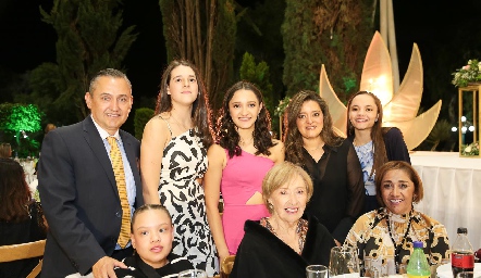  Familia Lira.