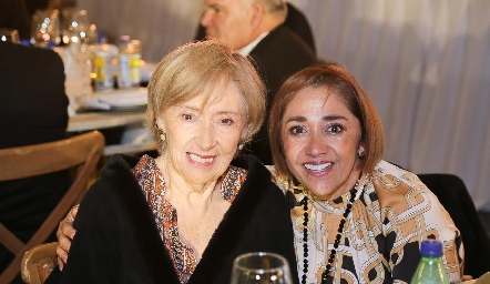  María Luisa Alvarado y Marilú Lira.