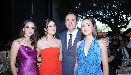  Andrea Ledezma, Xime Ledezma, Gloria Mojarro y Jorge Ledezma.