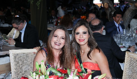  Gaby y Elena.
