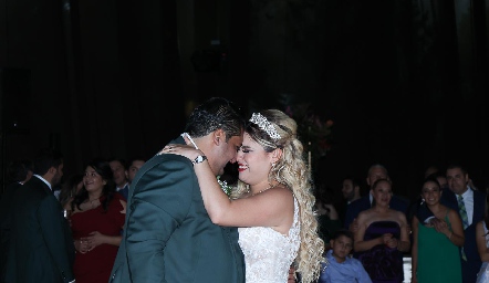 Vals de Karla y Alejandro.