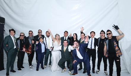  Karla y Alejandro y sus Caballeros con Matute.