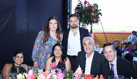  Juan Manuel Alarcón, Dolores Arredondo, Sofí Ramírez, Tere Zarate, Roberto Ramírez y Roberto Ramírez Zárate.