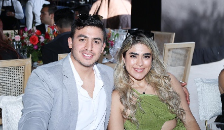  Christopher Arnold y Pao Govea.