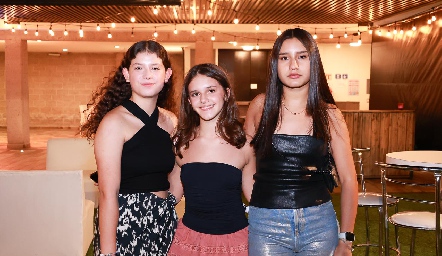  Daniela Meza, Majo Zorrilla e Isabella Castillo.