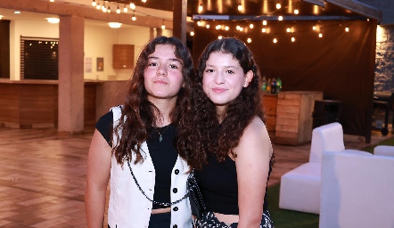  Valentina Pacheco y Daniela Meza.