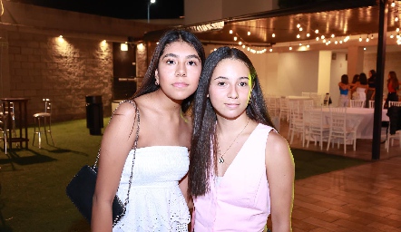  Regina Hernández y Lía Torre.