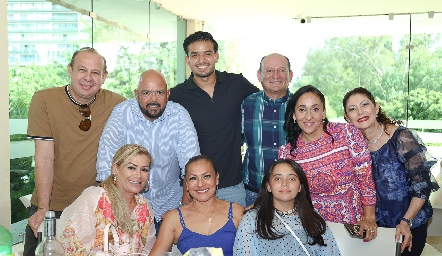 Carlos Quijano Morales, Armando, Diego, Ricardo Amador, Adrián, Chachis, Valentina Montalvo, Beatriz Balderas y Valentina Morales.