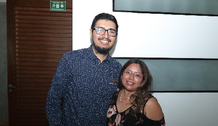  Ana Morales y Zuriel Verdinez.