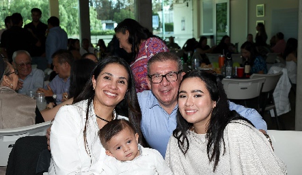  Luis Miguel Quijano y familia.