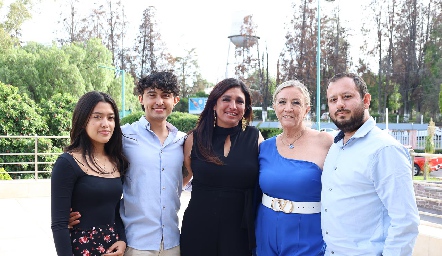  Elizabeth Morales, Patricio Hernández , Vero Hernández, Itzel Robles y Fernando González.