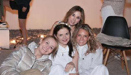  Flor Gómez, Cecy Ponce, Montse Orozco y Priscila González.