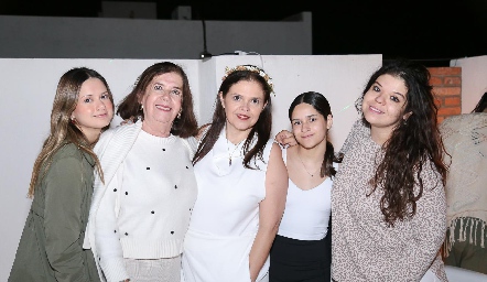  Valeria Ramos, Lilia Moreno, Cecy Ponce, Fer Ramos y Mariana Ponce.