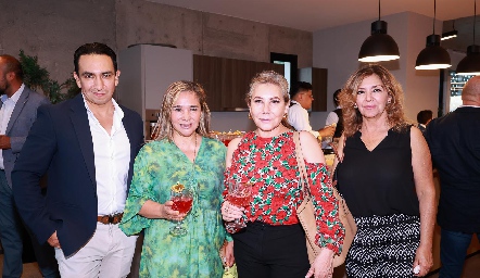  Jorge Benítez, Maricela Zavala, Laura Villarreal y Adriana Milán.