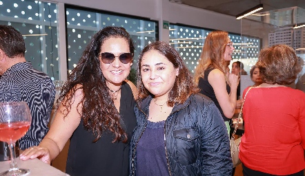  Mariel Parra y Paulina Moreno.