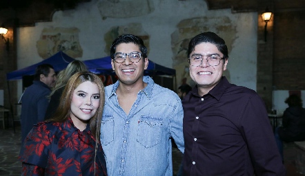  Sharon Pérez, Oscar Miranda y Álvaro Candia.