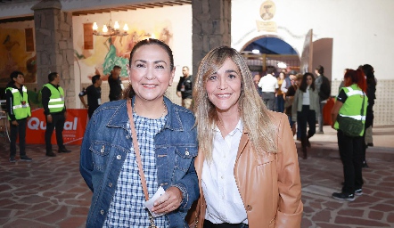  Sofia Mariel y Claudia Ramos.