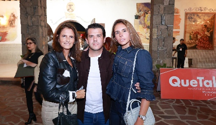  Marcela Gómez, Jorge Torres y Daniela de la Fuente.