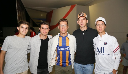  Santiago Nava, Julián Ortiz, Juan Pablo Benavente, Marcelo y Lucas.