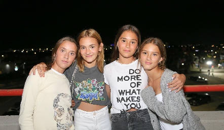  Paula Torres, Xime Vázquez, Rafaella Ortiz y Roberta Benavente.