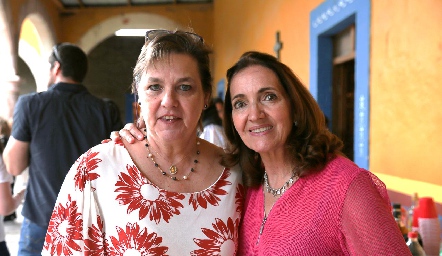  Sofía Hunter y Mónica Alcalde.