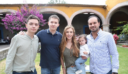  Manuel Alcalde, Luis Alcalde, Paulina Martínez, Carola Alcalde y Rodrigo Alcalde.