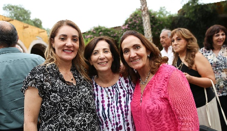  Maru, Gaby y Mónica Alcalde.