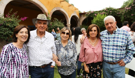  Gabriela, Federico, Rebeca, Graciela y Jorge Alcalde.