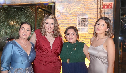  Cecilia Montelongo, Marie Díaz Infante, Elsa Montante y Mattia.