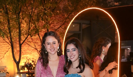  Renata Mariscal y Elena Escobedo.