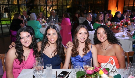  Ale Sánchez, Luciana Pillado, Andrea Garfias y Alejandra Martínez.