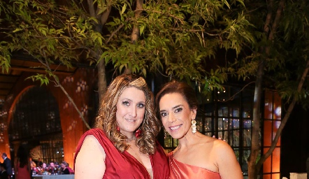  Marie Díaz de León y Nicole Torres.