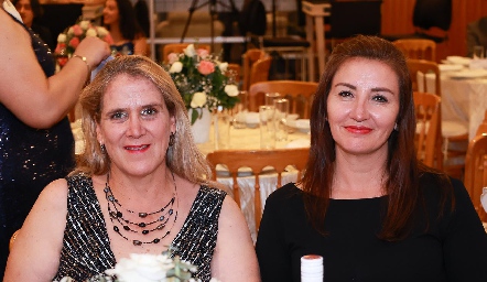  Coral Suarez y María Ramírez.