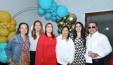  Dra. Laura Guillén y sus amigas.