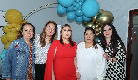  Dra. Laura Guillén y sus amigas.