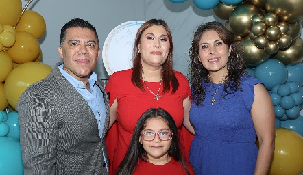  Dra. Laura Guillén y Marisela Cruz y Abraham Mata.