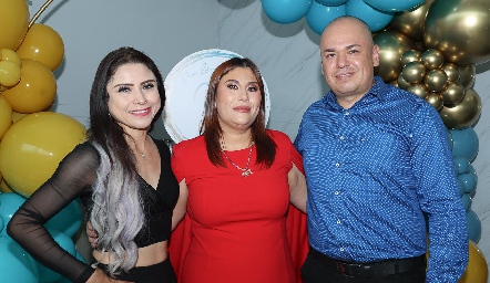  Dra. Laura Guillén, Leticia Hernández y Amsony.