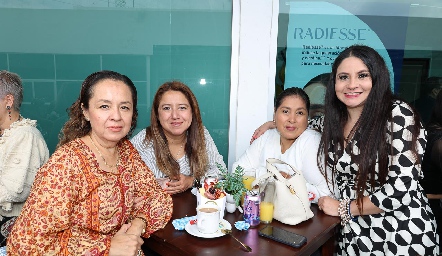  Elsa Ruiz, Virginia Jurado, Cindy Vázquez y Claudia Luna .